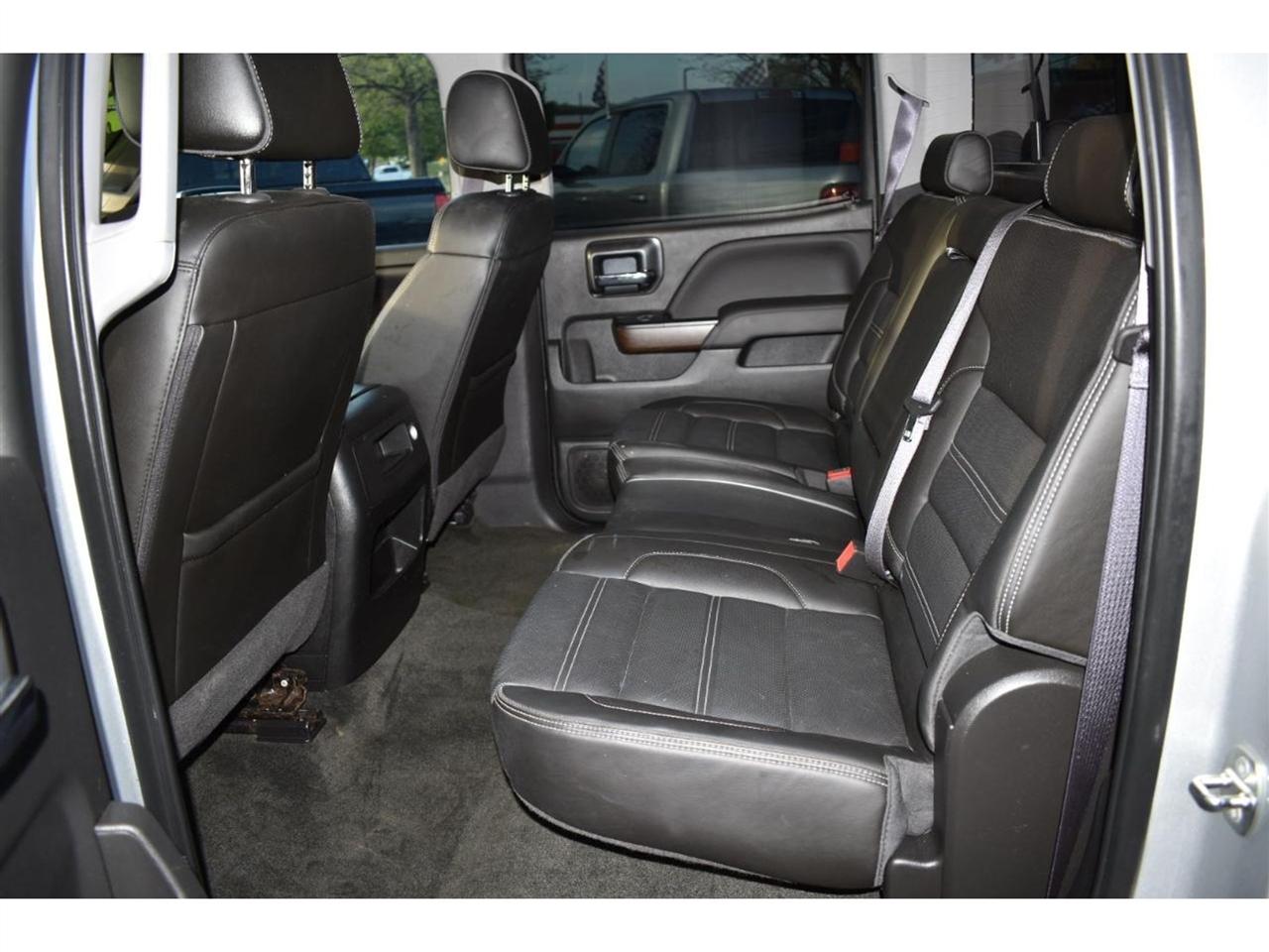 GMC Sierra 1500 4WD Crew Cab 143.5" Denali 2017