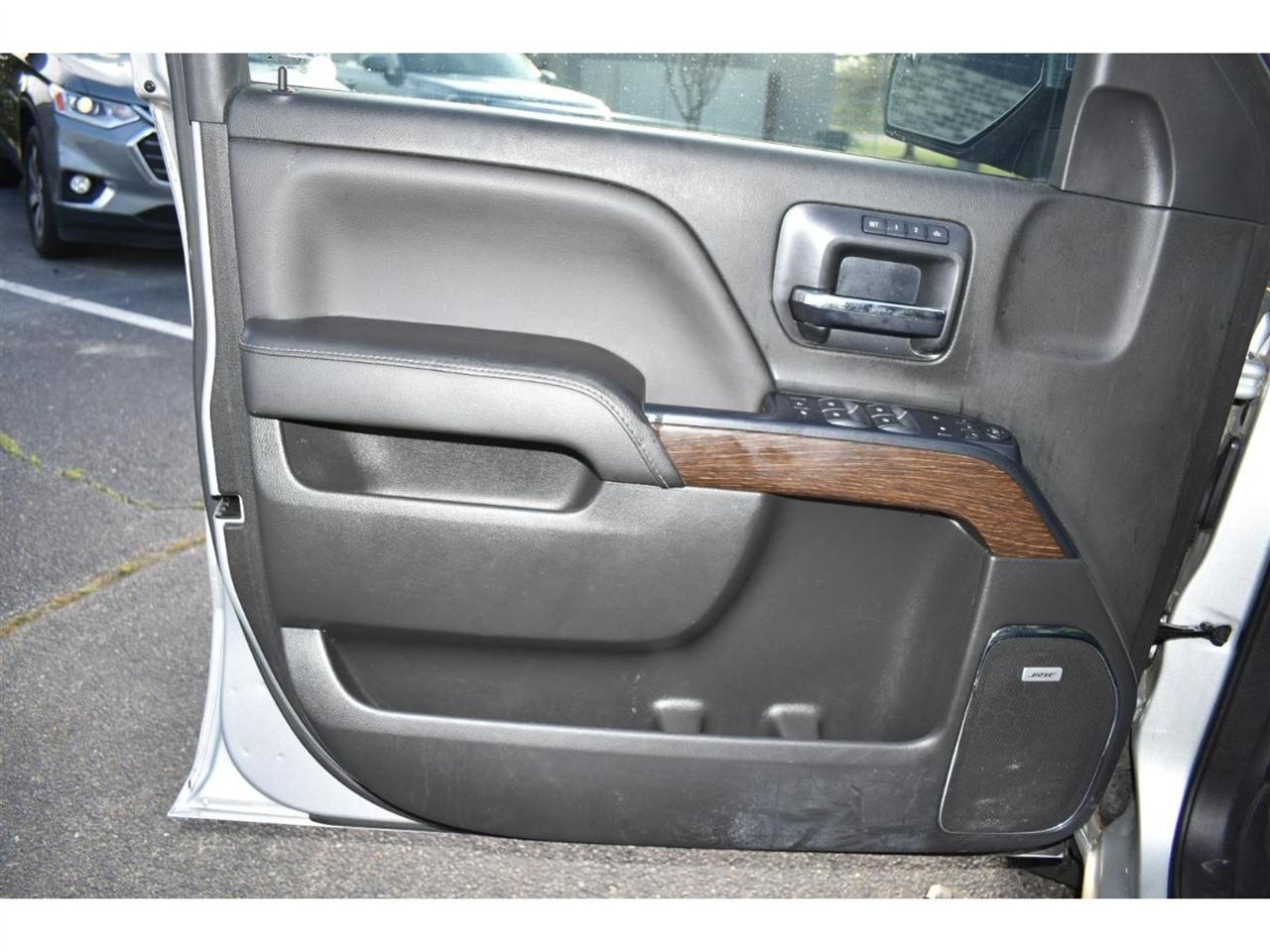 GMC Sierra 1500 4WD Crew Cab 143.5" Denali 2017