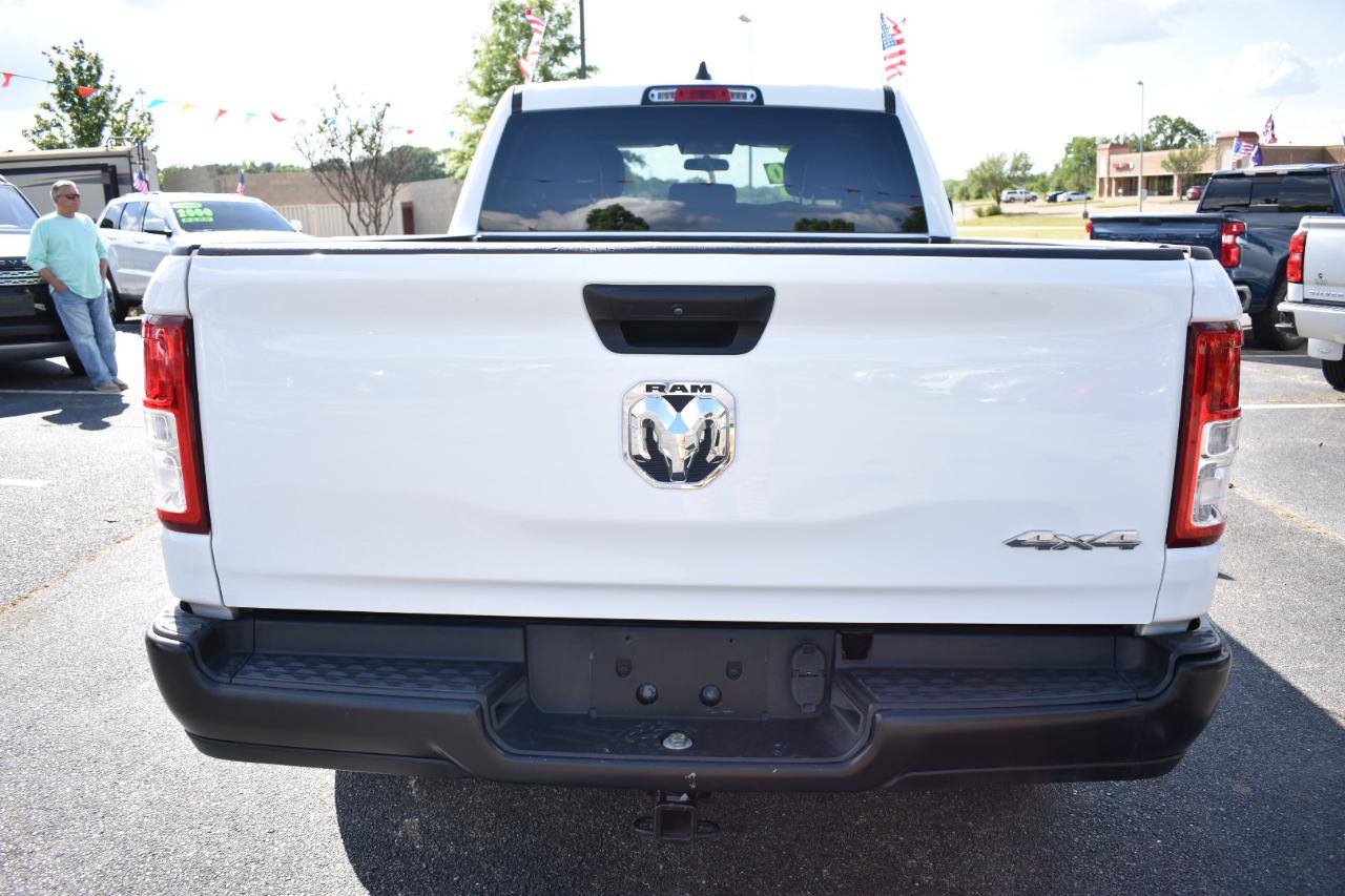 RAM 1500 Tradesman 4x4 Quad Cab 6'4" Box 2022