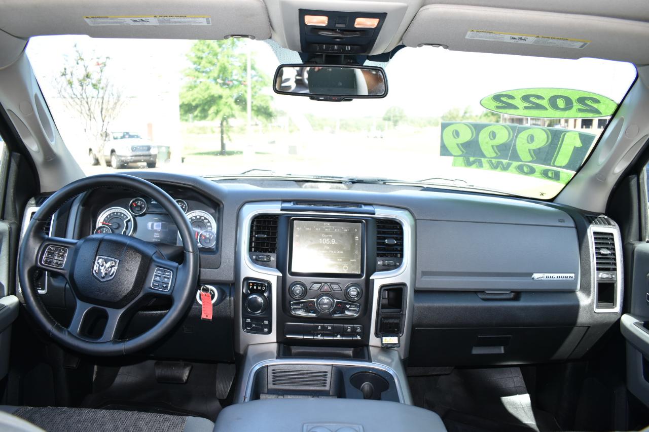 RAM 1500 4WD Crew Cab 140.5" Big Horn 2016