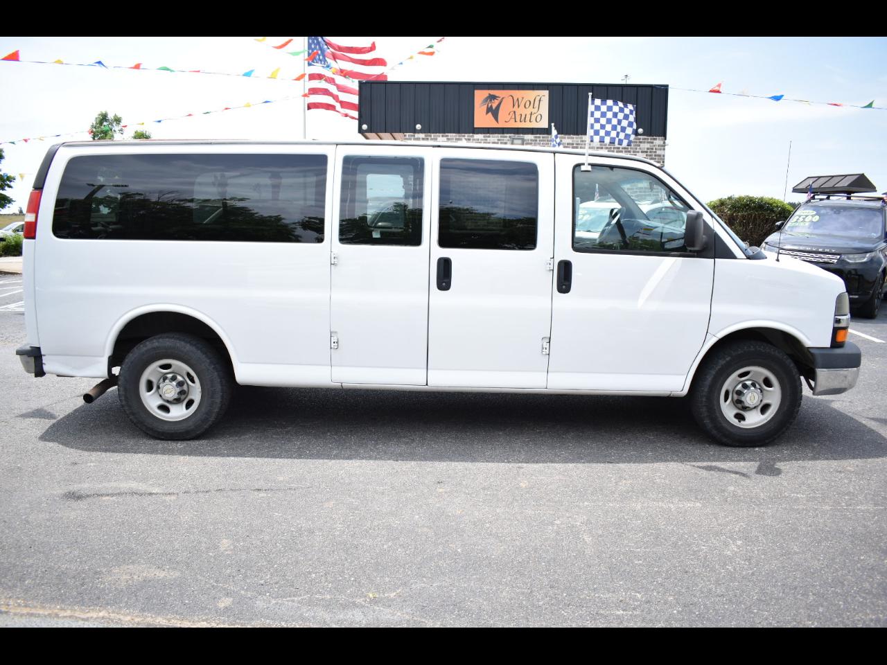 Chevrolet Express Passenger RWD 3500 155" 1LT 2011