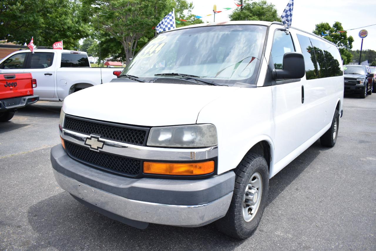 Chevrolet Express Passenger RWD 3500 155" 1LT 2011