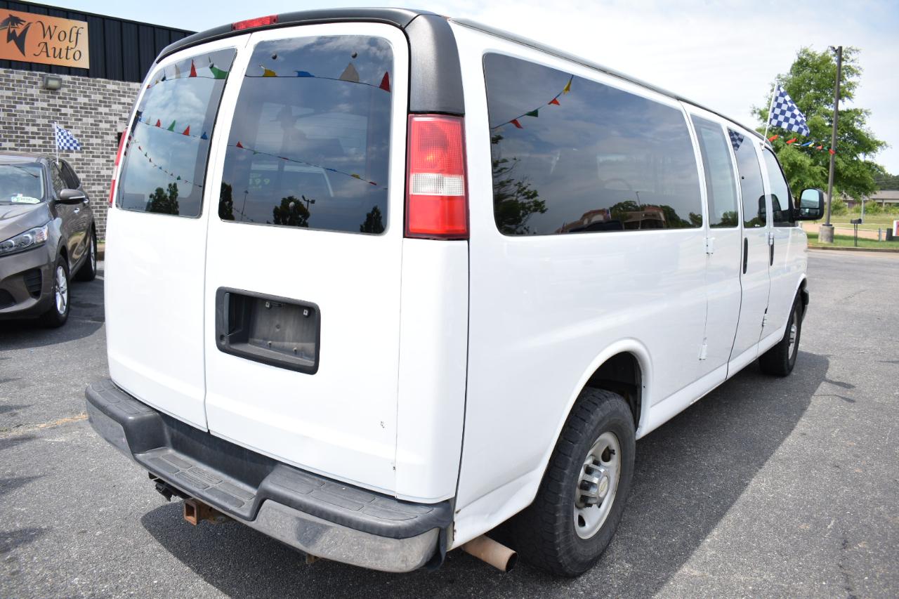 Chevrolet Express Passenger RWD 3500 155" 1LT 2011