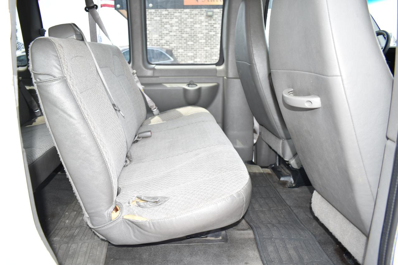 Chevrolet Express Passenger RWD 3500 155" 1LT 2011