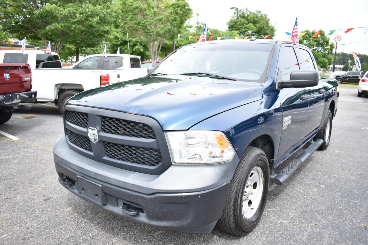 RAM 1500 Classic Tradesman 4x4 Crew Cab 5'7" Box 2020