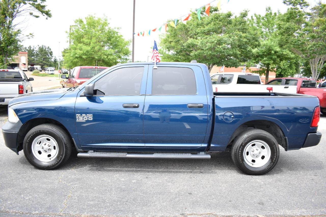 RAM 1500 Classic Tradesman 4x4 Crew Cab 5'7" Box 2020