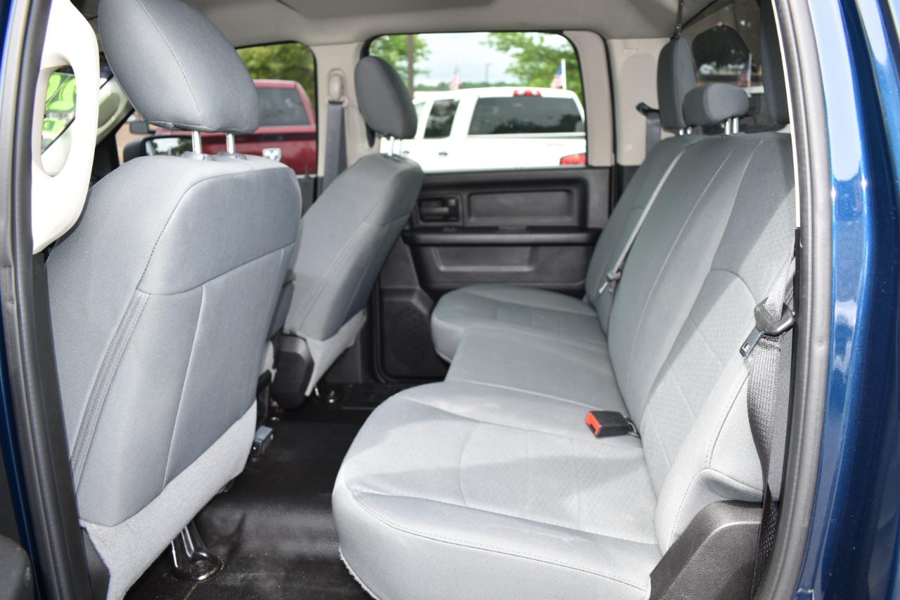 RAM 1500 Classic Tradesman 4x4 Crew Cab 5'7" Box 2020