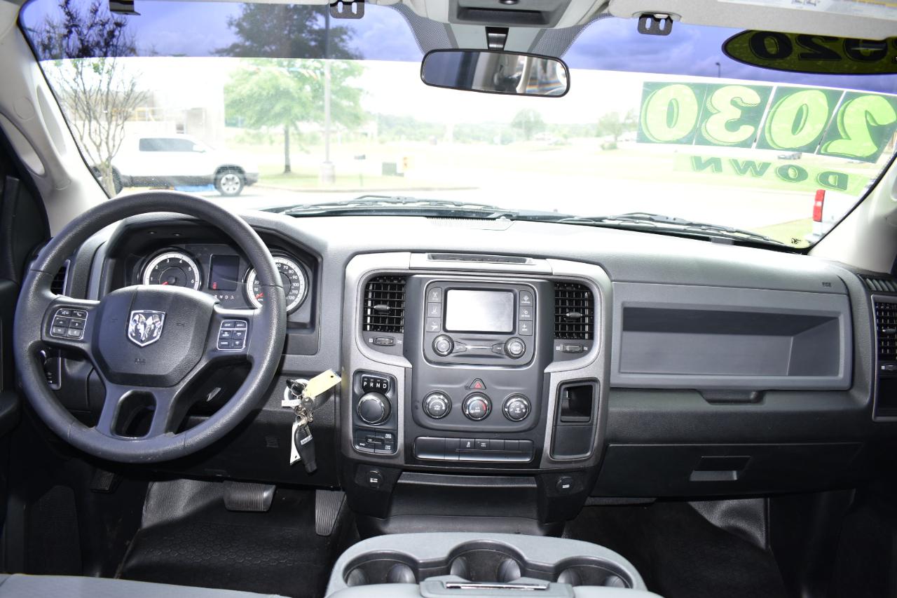 RAM 1500 Classic Tradesman 4x4 Crew Cab 5'7" Box 2020