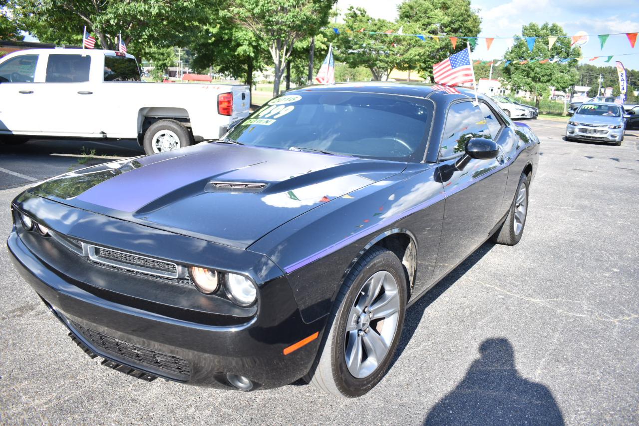 Dodge Challenger 2dr Cpe SXT 2016