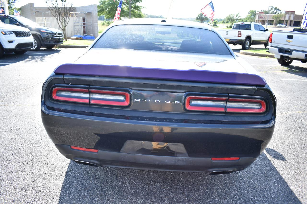 Dodge Challenger 2dr Cpe SXT 2016