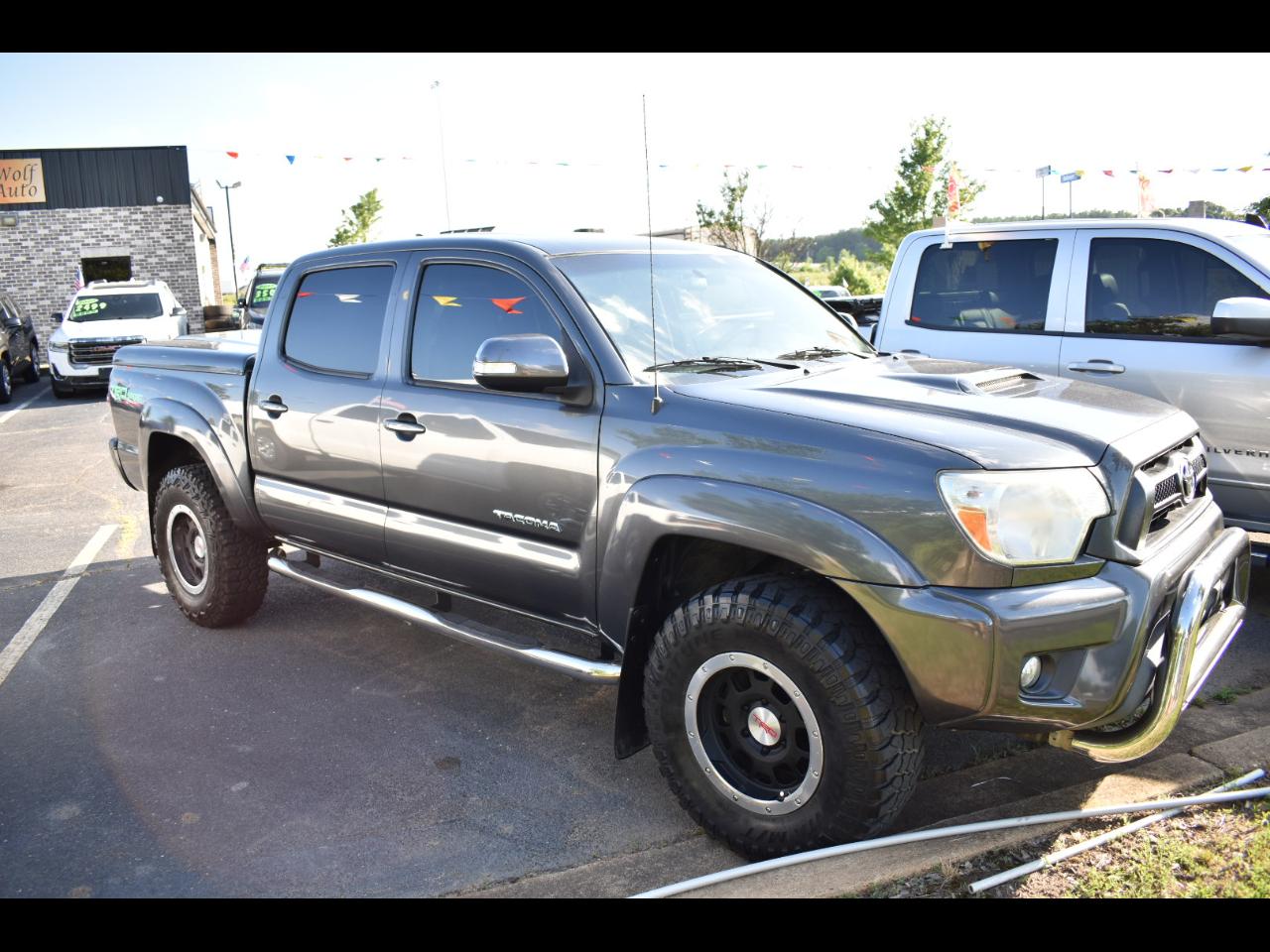 Toyota Tacoma 4WD Double Cab V6 AT (Natl) 2015