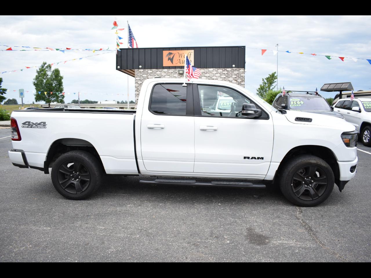 RAM 1500 Big Horn 4x4 Quad Cab 6'4" Box 2021