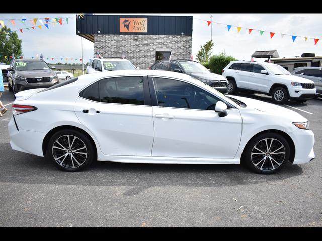 2020 Toyota Camry SE FWD