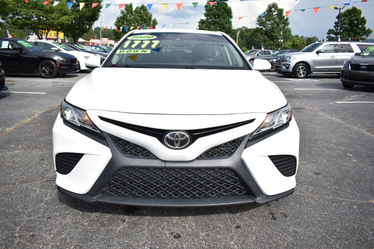 Toyota Camry SE Auto (Natl) 2020