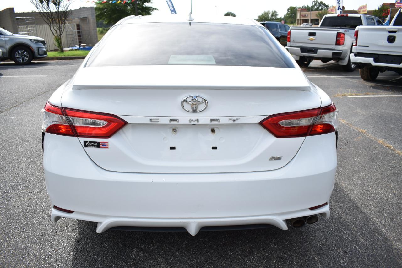 Toyota Camry SE Auto (Natl) 2020