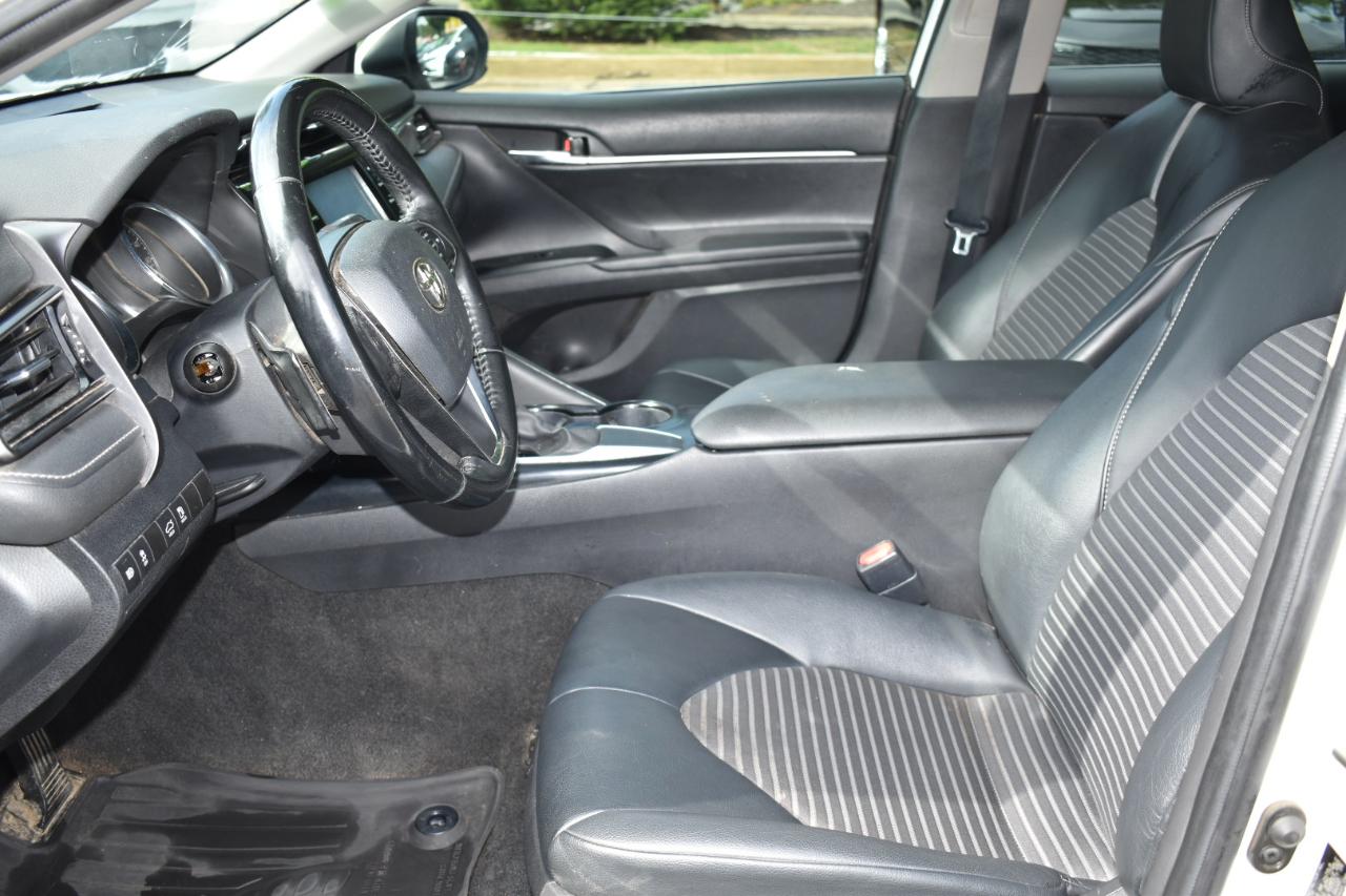 Toyota Camry SE Auto (Natl) 2020