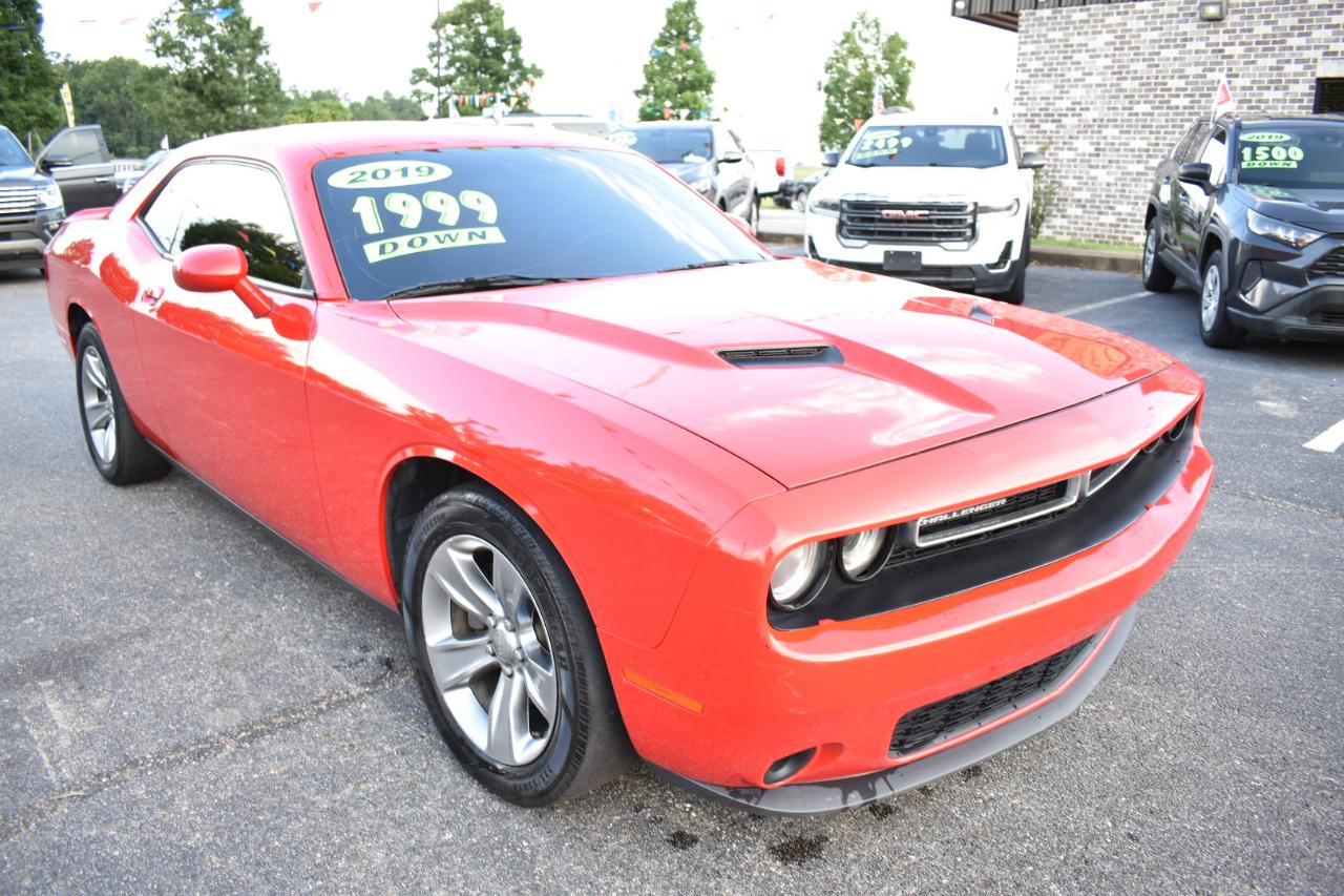 Dodge Challenger SXT RWD 2019