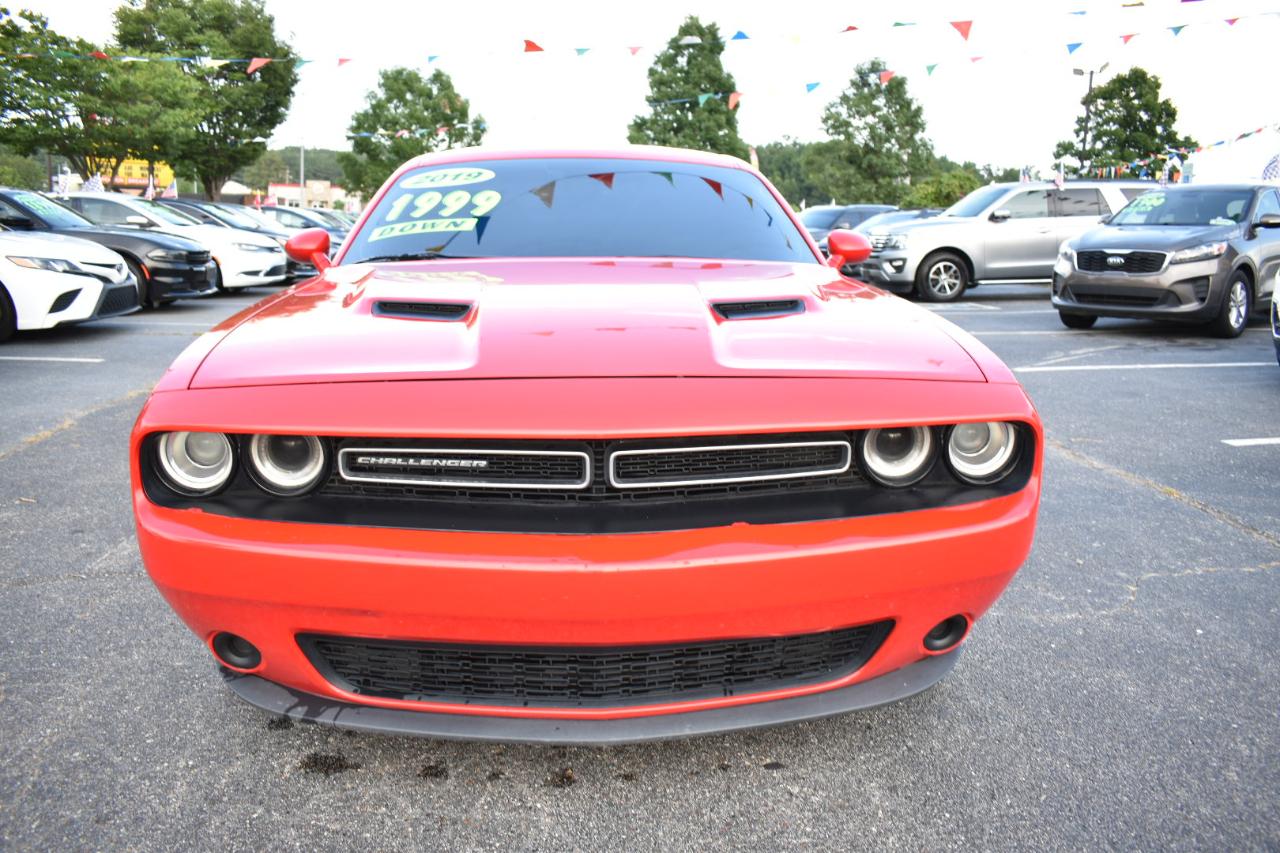 Dodge Challenger SXT RWD 2019