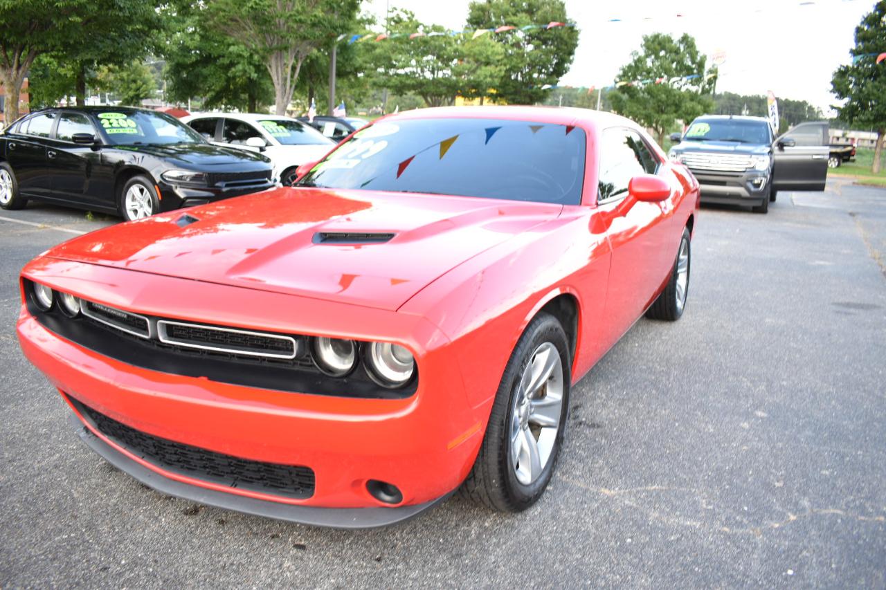 Dodge Challenger SXT RWD 2019