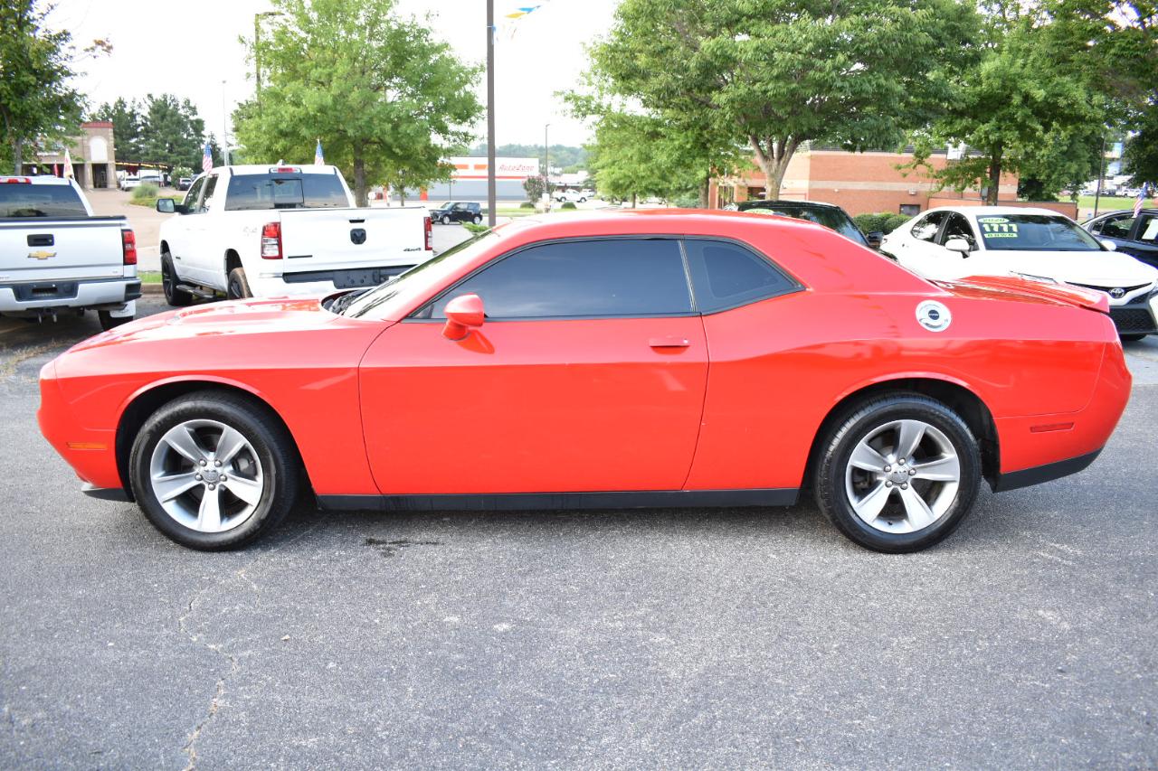 Dodge Challenger SXT RWD 2019