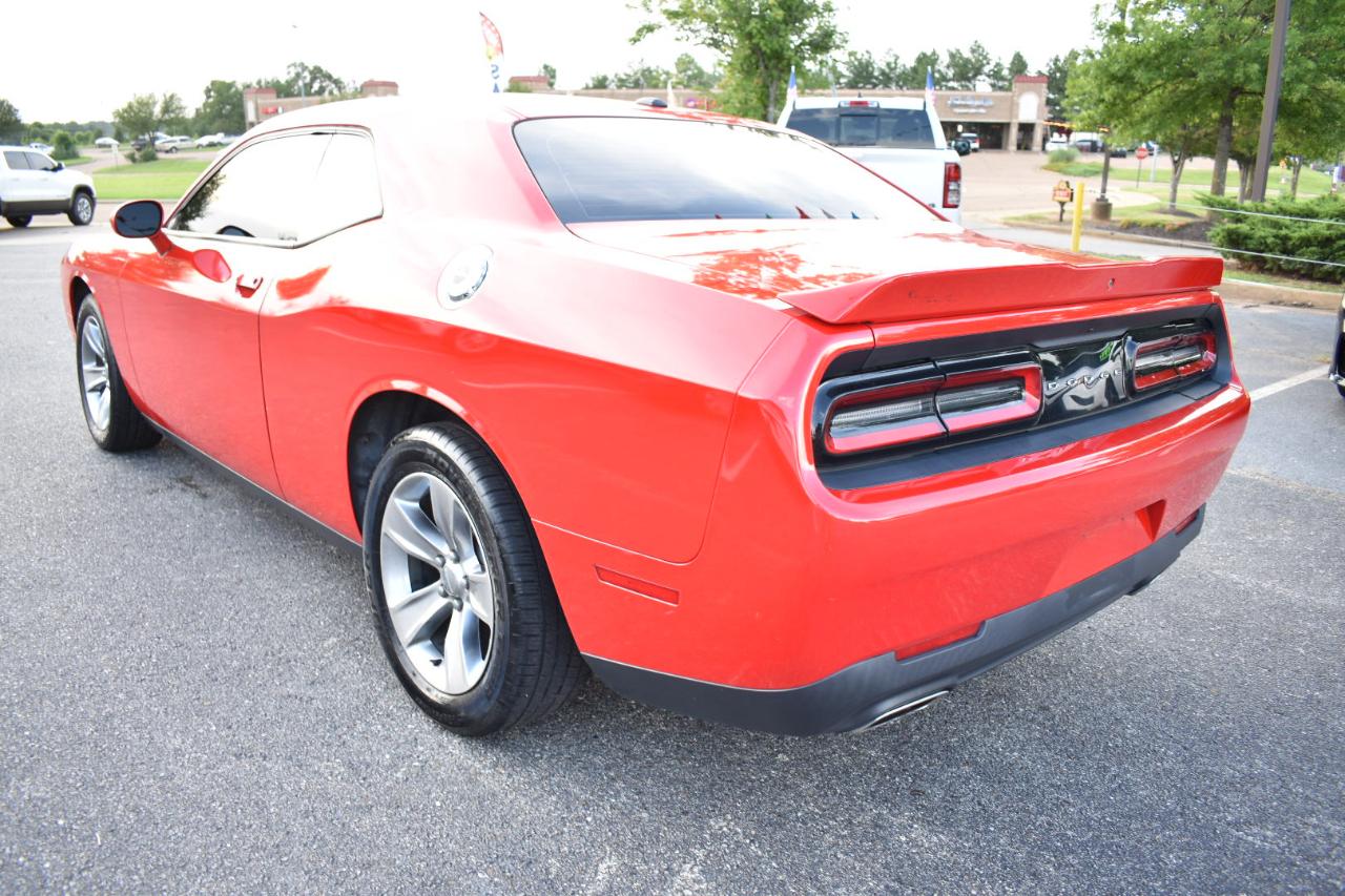 Dodge Challenger SXT RWD 2019