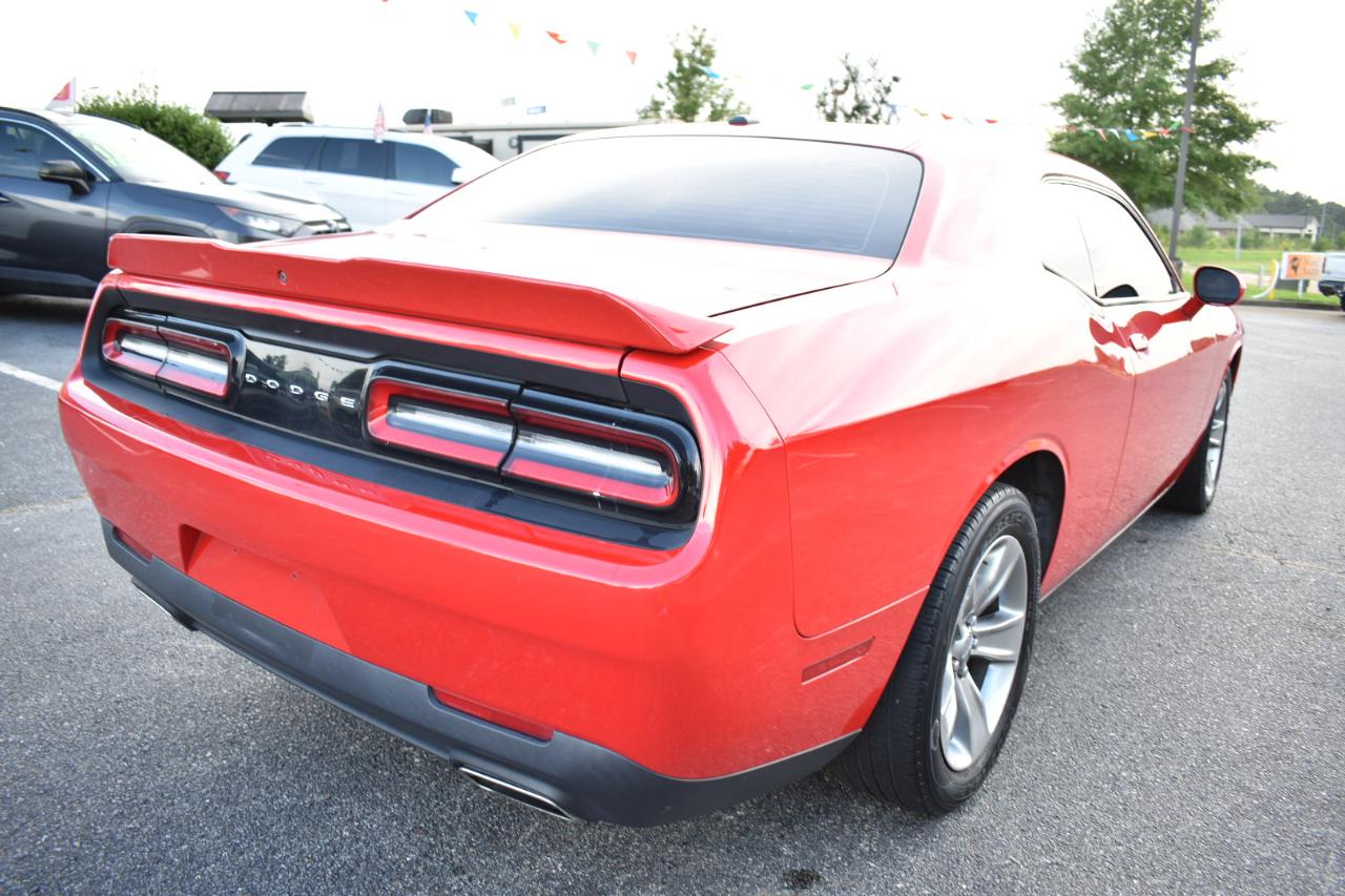 Dodge Challenger SXT RWD 2019