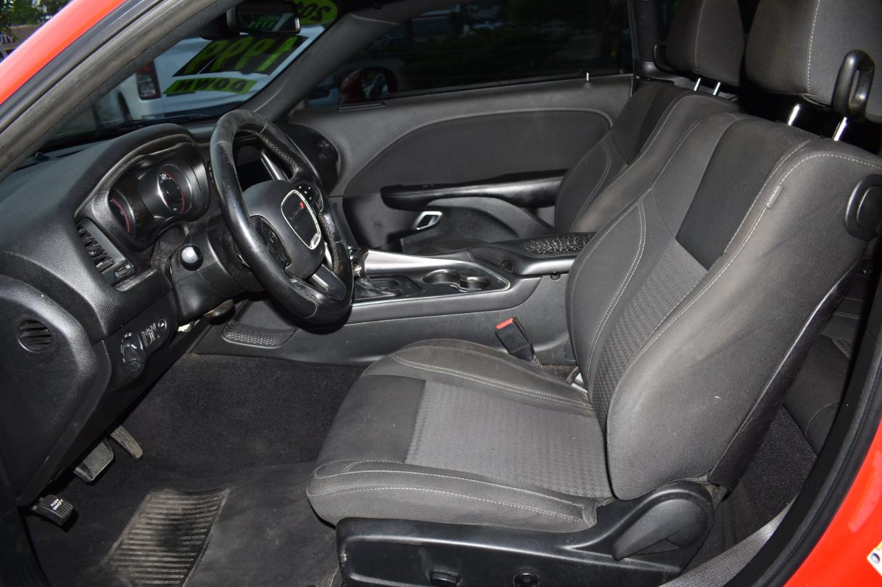 Dodge Challenger SXT RWD 2019