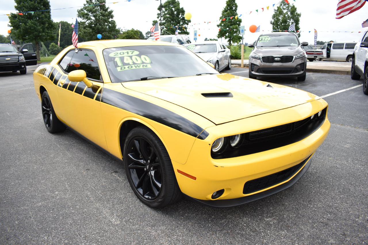 Dodge Challenger SXT Coupe 2017