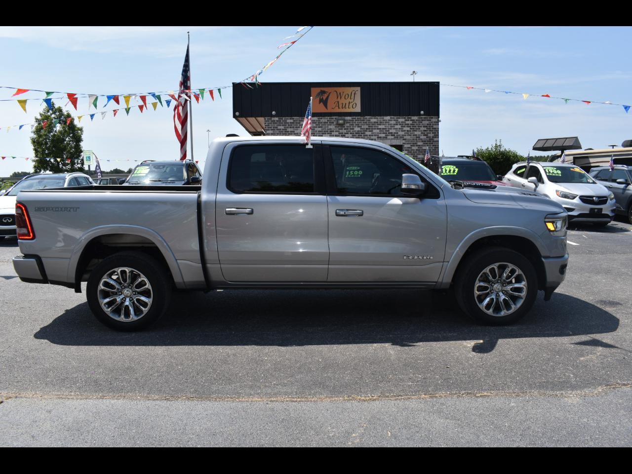 RAM 1500 Laramie 4x4 Crew Cab 5'7" Box 2022