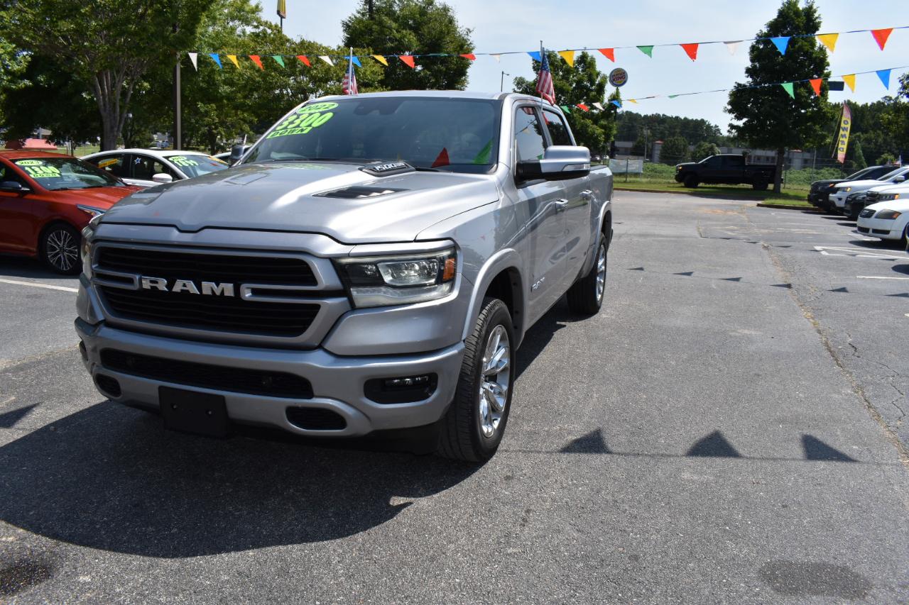 RAM 1500 Laramie 4x4 Crew Cab 5'7" Box 2022