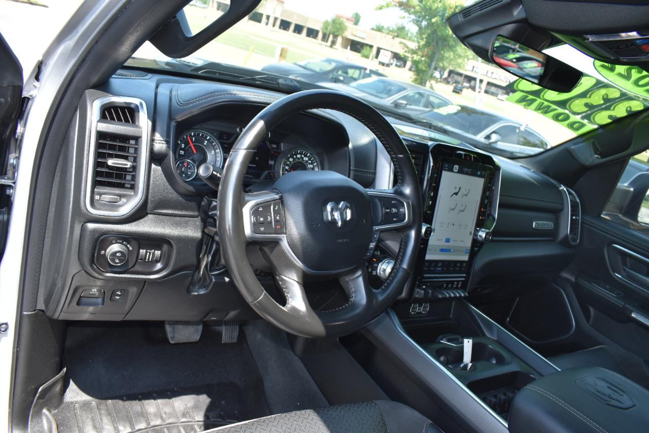 RAM 1500 Laramie 4x4 Crew Cab 5'7" Box 2022