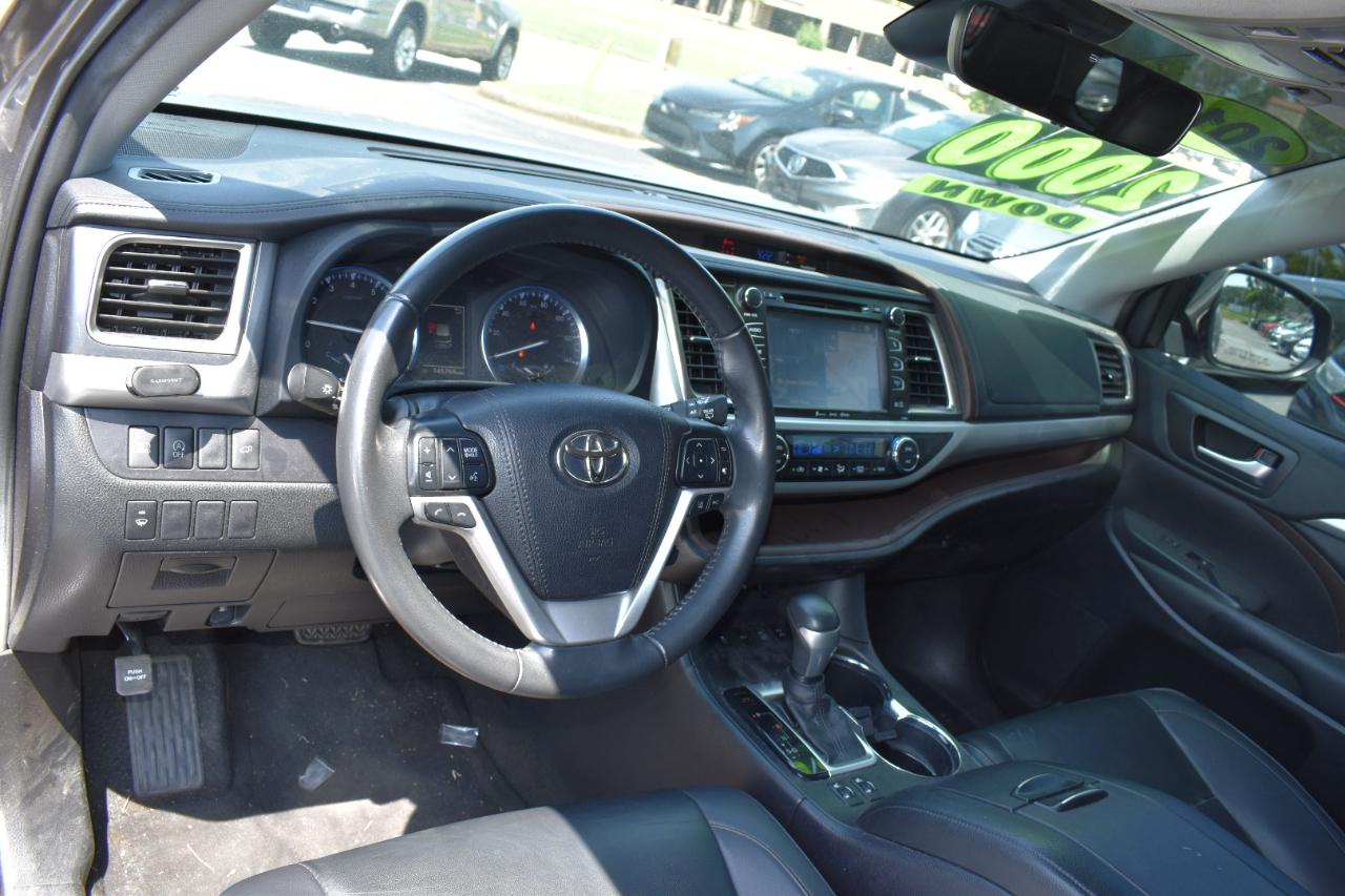 Toyota Highlander XLE V6 AWD (Natl) 2019