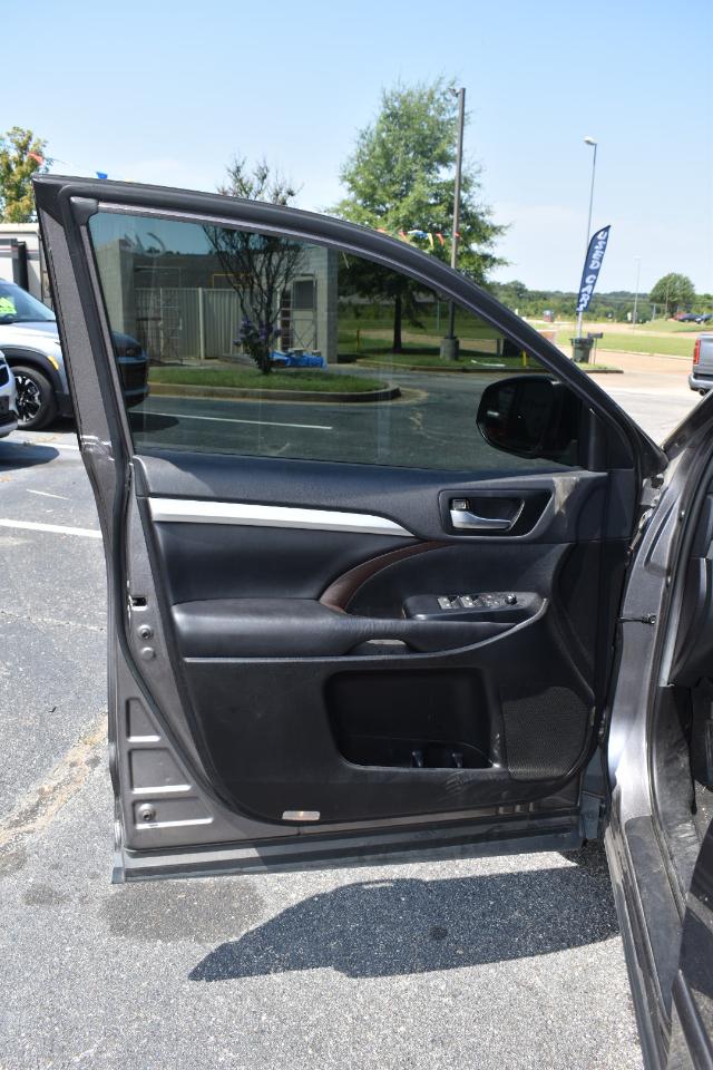 Toyota Highlander XLE V6 AWD (Natl) 2019