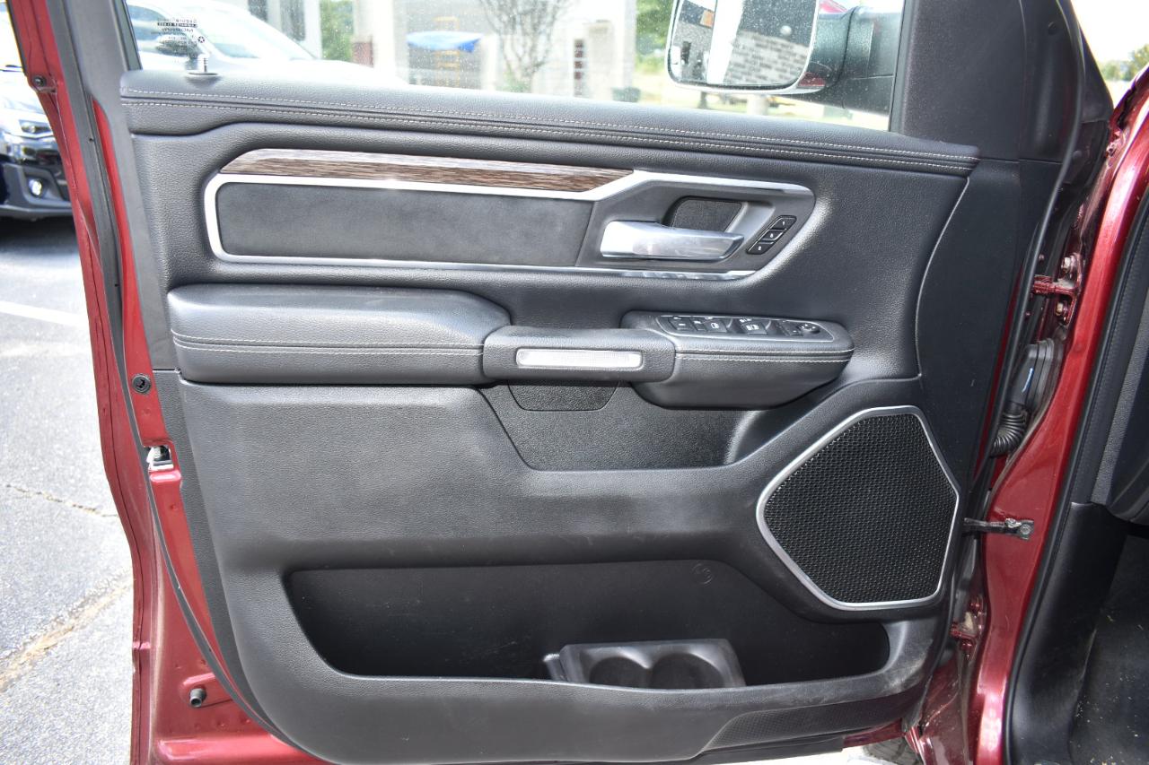 RAM 1500 Laramie 4x4 Crew Cab 6'4" Box 2019