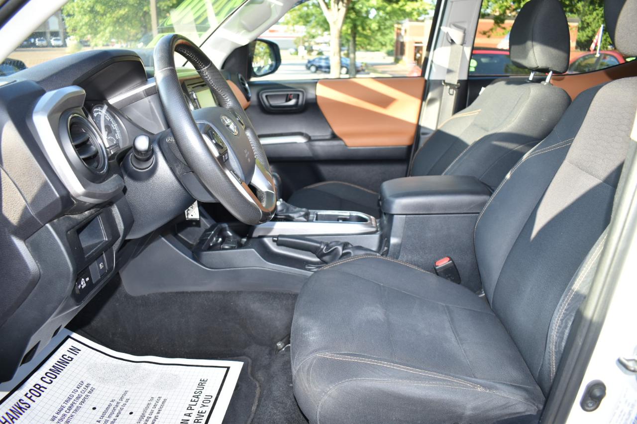 Toyota Tacoma 2WD TRD Off Road Double Cab 5' Bed V6 AT (Natl) 2019