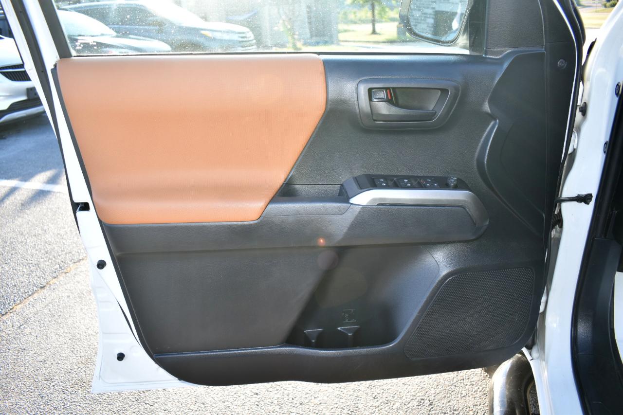 Toyota Tacoma 2WD TRD Off Road Double Cab 5' Bed V6 AT (Natl) 2019