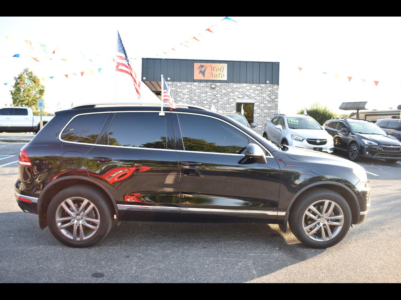 Volkswagen Touareg 4dr V6 Sport w/Technology 2015