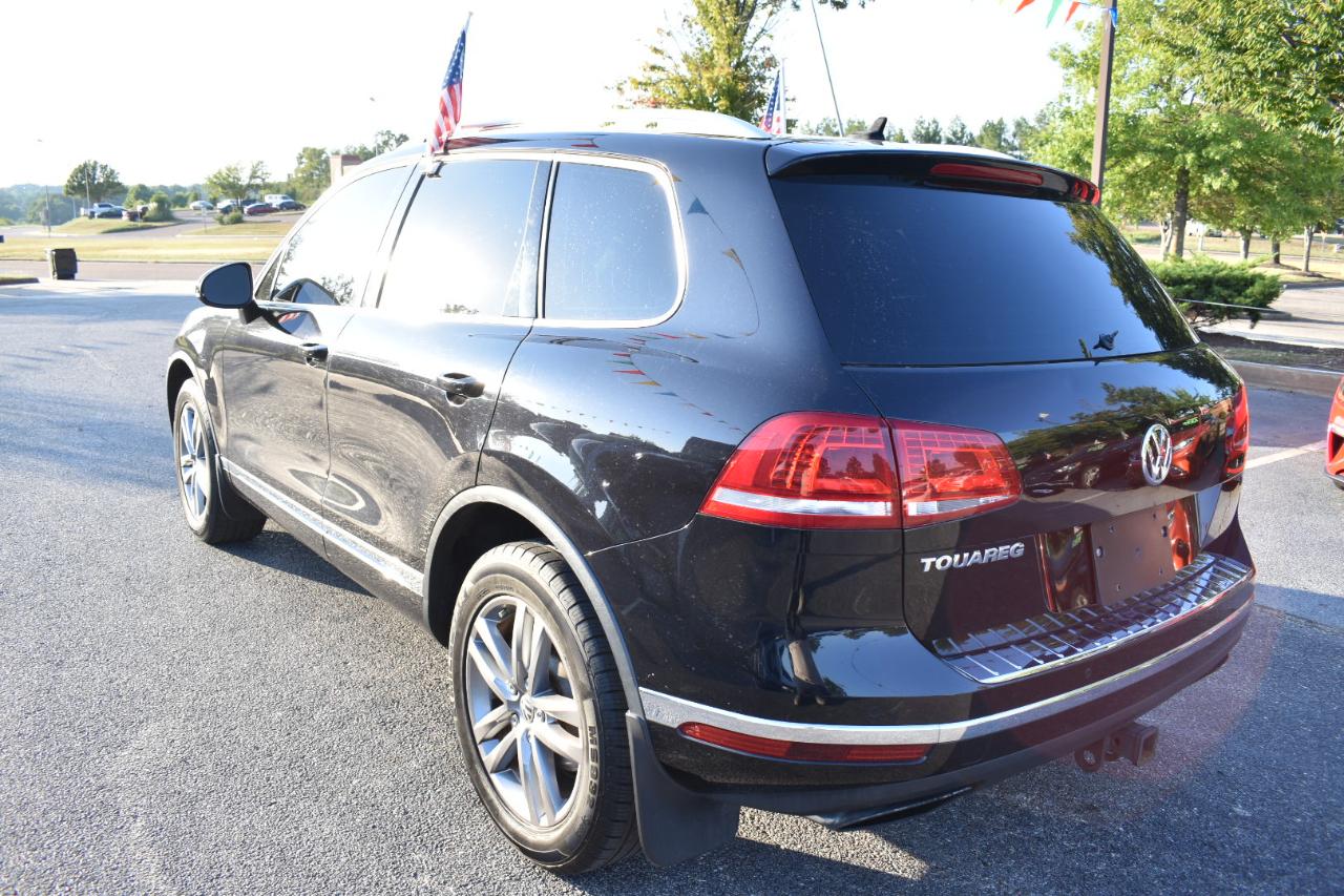 Volkswagen Touareg 4dr V6 Sport w/Technology 2015