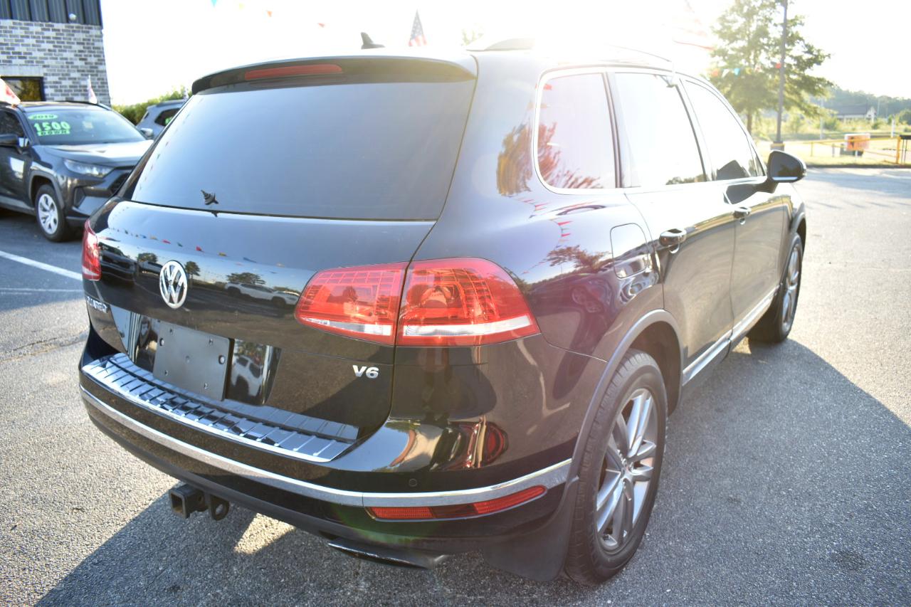 Volkswagen Touareg 4dr V6 Sport w/Technology 2015