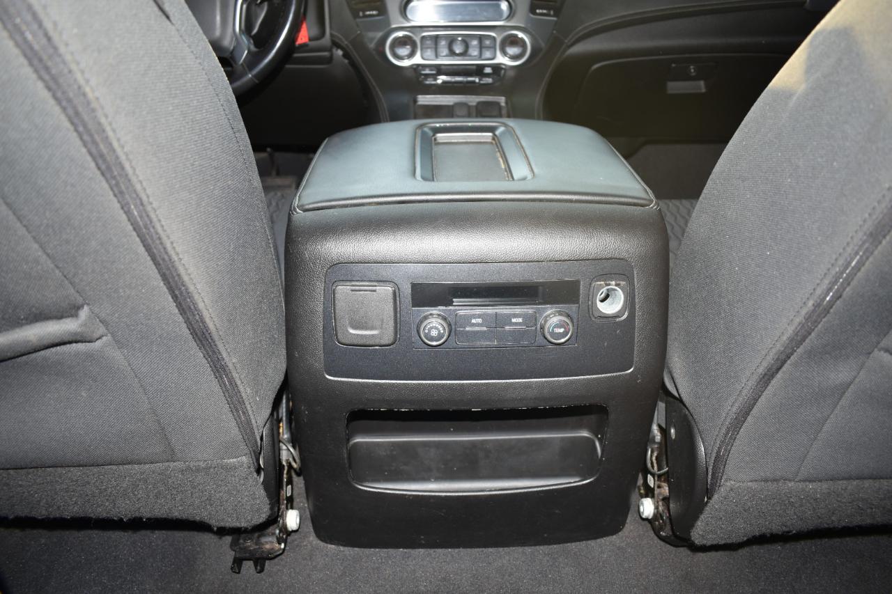 Chevrolet Suburban 2WD 4dr 1500 LS 2019