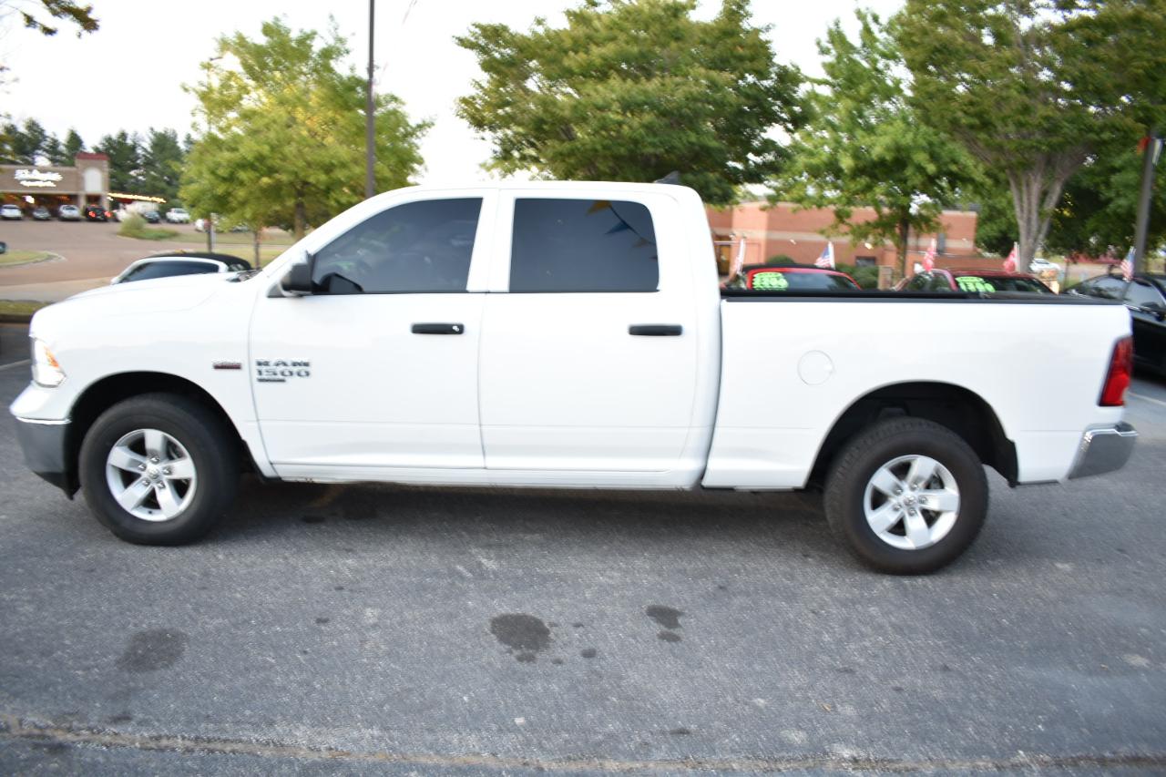 RAM 1500 Classic Tradesman 4x4 Crew Cab 6'4" Box 2022