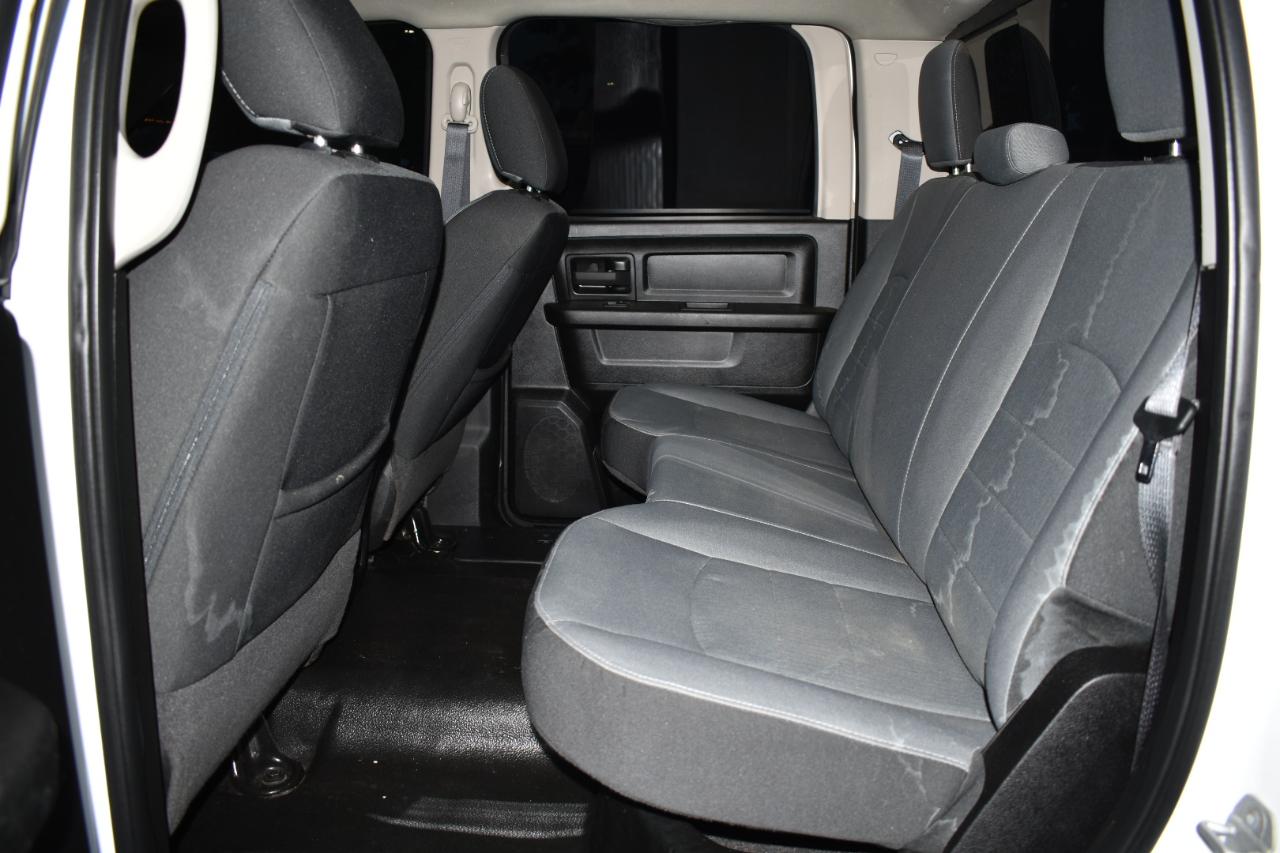 RAM 1500 Classic Tradesman 4x4 Crew Cab 6'4" Box 2022