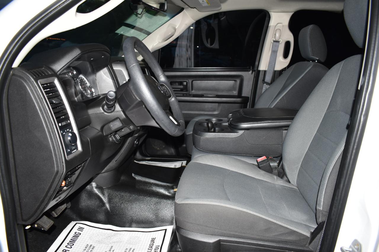 RAM 1500 Classic Tradesman 4x4 Crew Cab 6'4" Box 2022