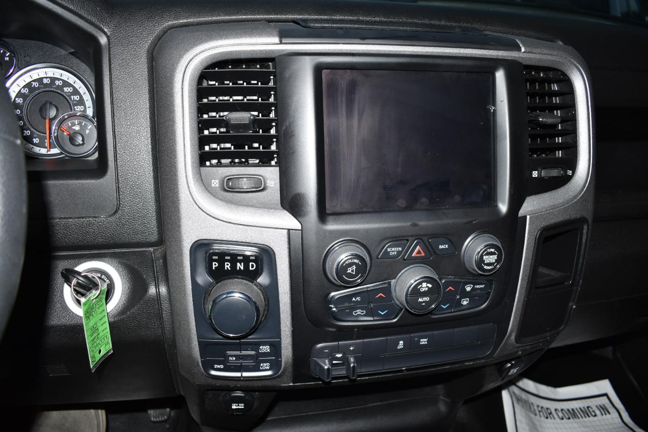 RAM 1500 Classic Tradesman 4x4 Crew Cab 6'4" Box 2022