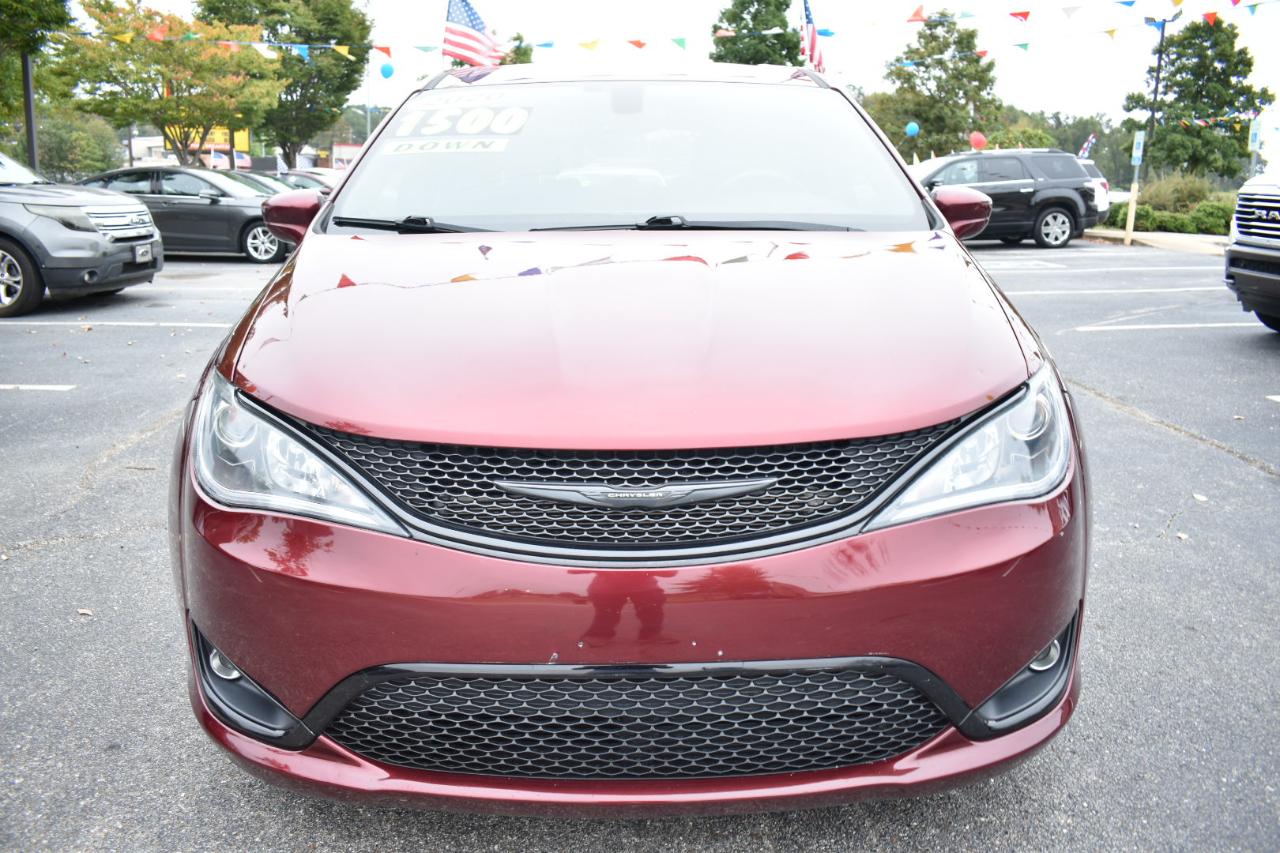 Chrysler Pacifica Touring FWD 2020