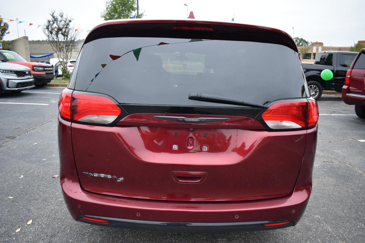 Chrysler Pacifica Touring FWD 2020