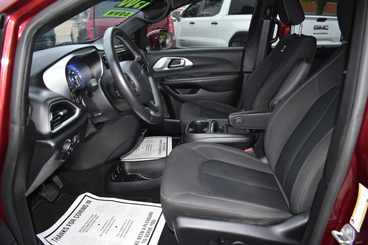 Chrysler Pacifica Touring FWD 2020