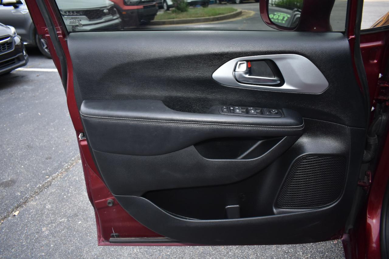 Chrysler Pacifica Touring FWD 2020