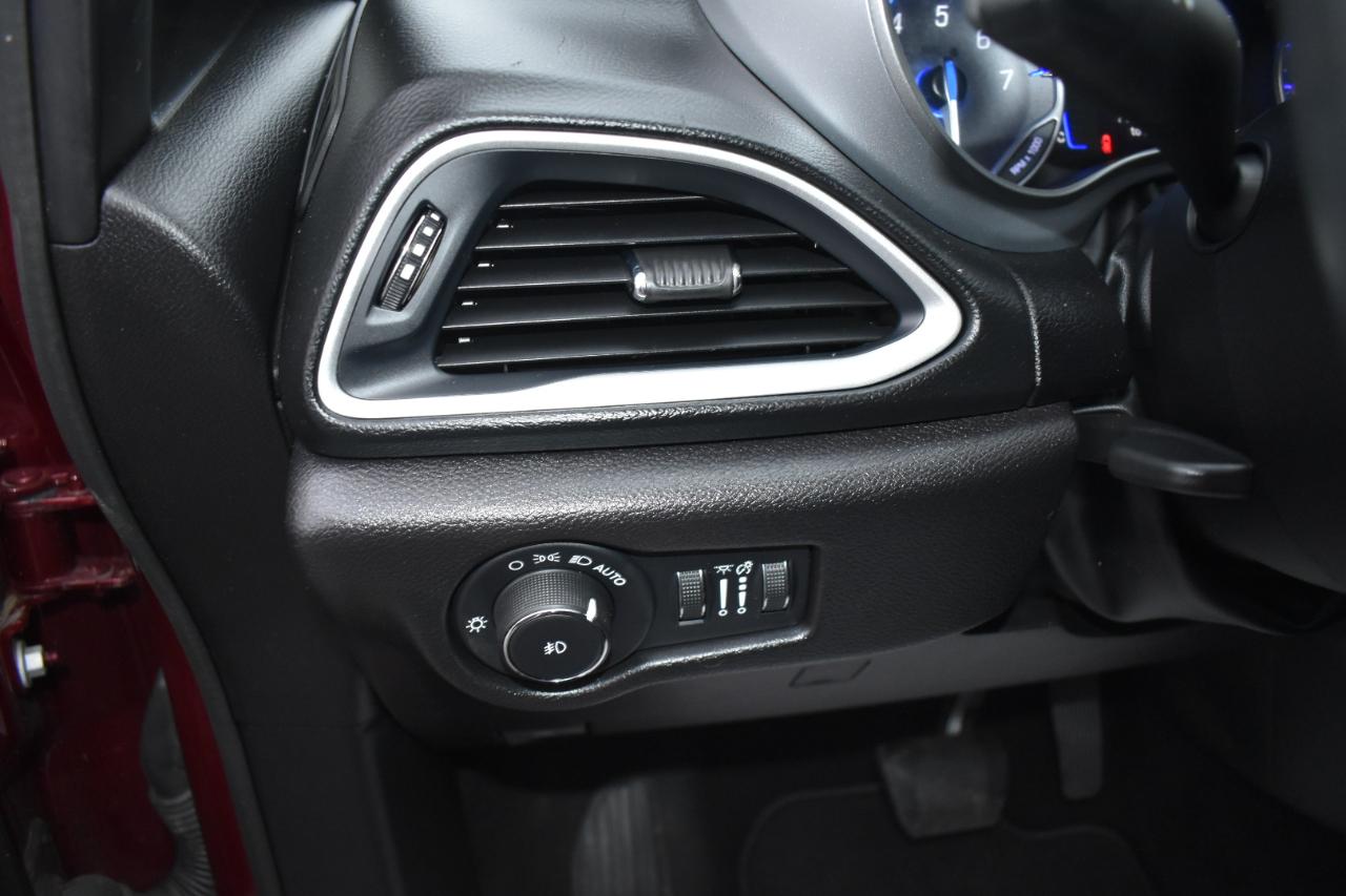 Chrysler Pacifica Touring FWD 2020