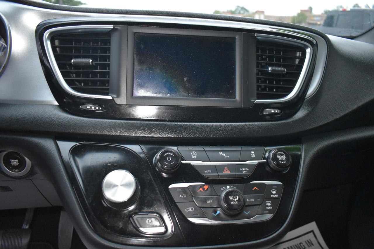 Chrysler Pacifica Touring FWD 2020